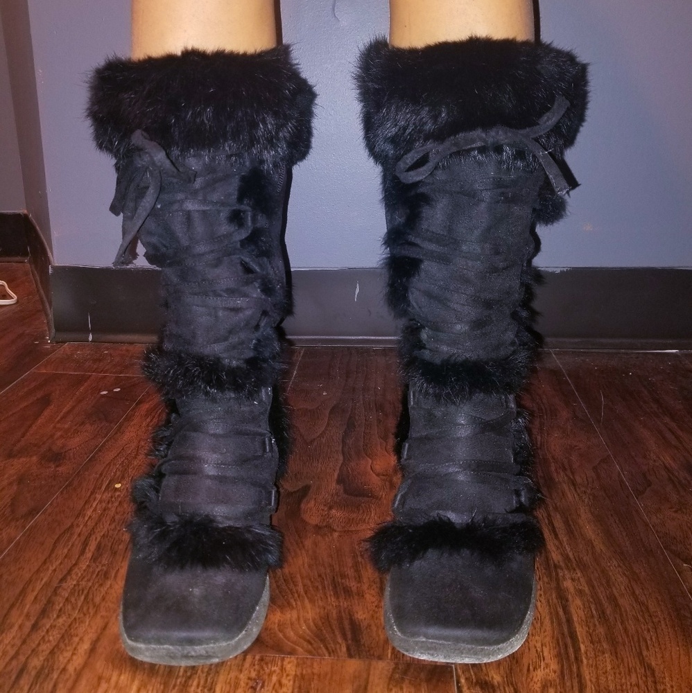 Leather/rabbit fur boots.